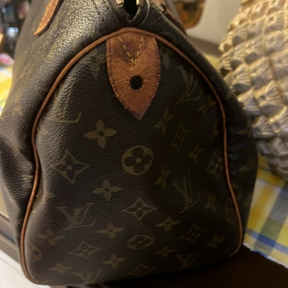 Louis Vuitton Monogram Speedy 30 - Picture 8 of 16